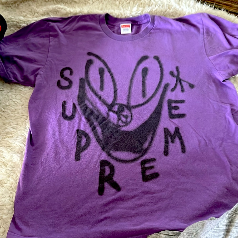 Men’s Supreme purple tshirt - good condition